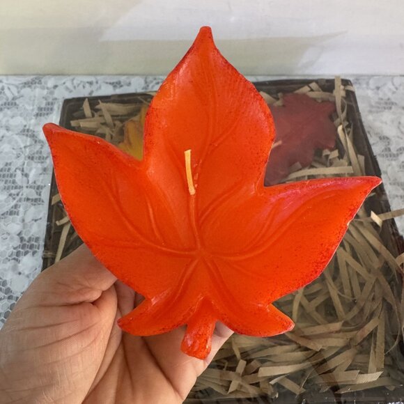 NWOT!! Illumination Autum Leaf Floating Candles in Basket Tray Set of 4 - Picture 5 of 8